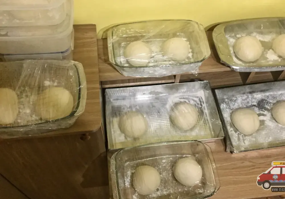 Jak mrozić ciasto na pizzę, aby zachować świeżość i smak?