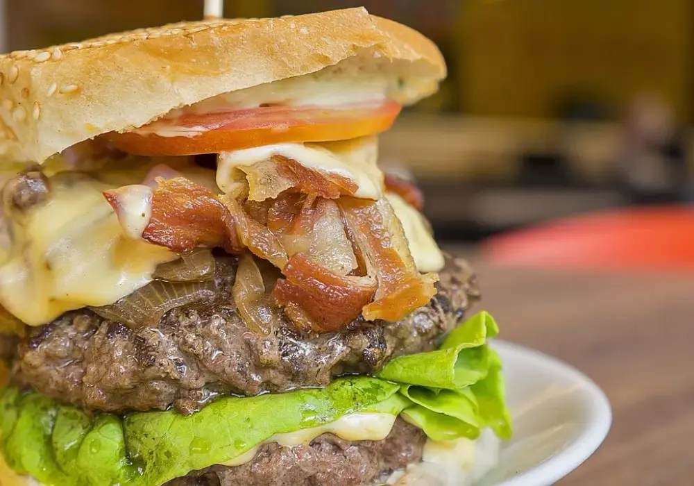Jak doprawić mięso wołowe na burgery – sekret idealnego smaku i soczystości
