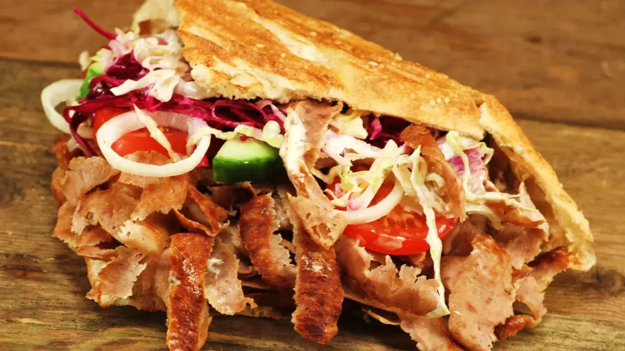 Zdjęcie Czy kebab jest zdrowy? Wpływ na dietę, kalorie i zdrowsze alternatywy